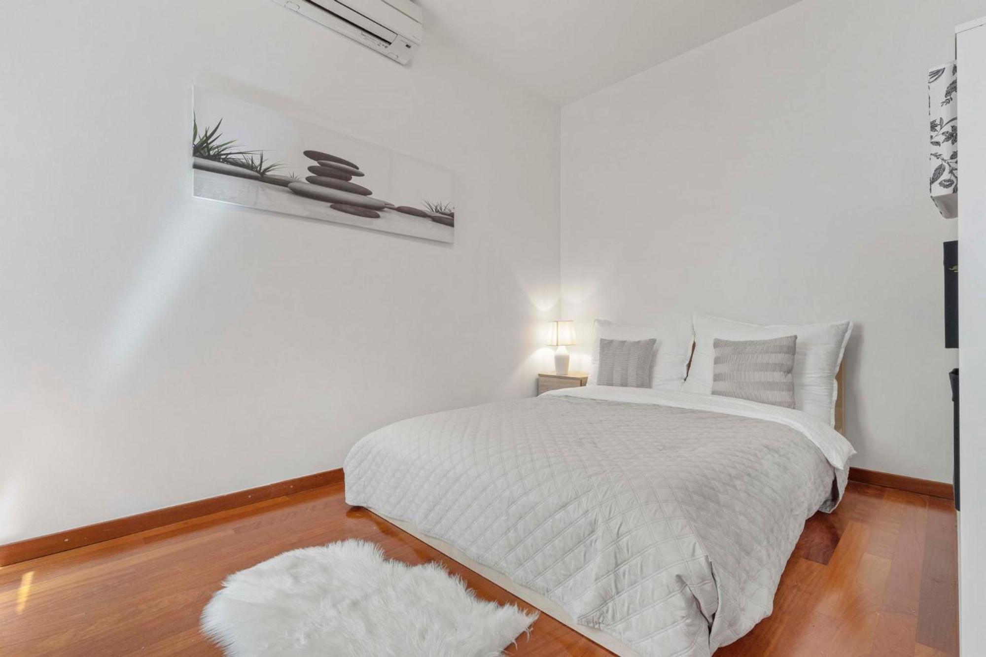 Charming Apartment In The Heart Of Братислава Екстериор снимка
